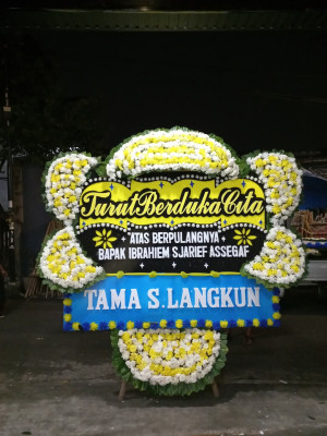 Papan Bunga Duka di Benuki